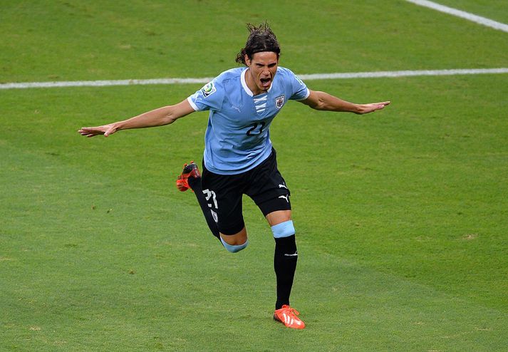 Cavani fagnar marki sínu gegn Brasilíu í undanúrslitum Álfukeppninnar