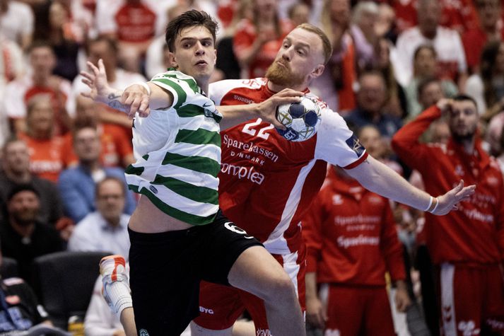 Francisco Costa og Viggó Kristjánsson munu manna hægri skyttustöðuna hjá Flensburg frá og með næsta sumri.