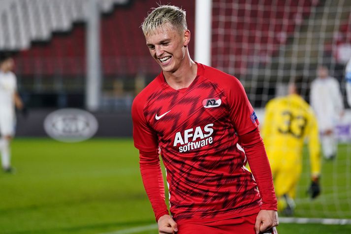 Albert Guðmundsson fagnar öðru marka sinna fyrir AZ Alkmaar á móti Rijeka í Evrópudeildinni í gær.