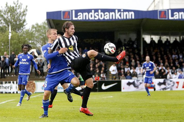 Gary Martin skoraði sigurmarkið í bikarleik KR og FH.