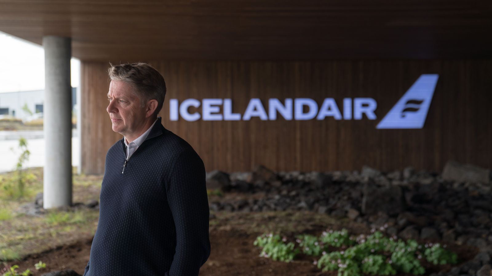 Viðsnúningur í rekstri og kostnaðar­lækkun „lífs­nauð­syn­leg“ fyrir Icelandair