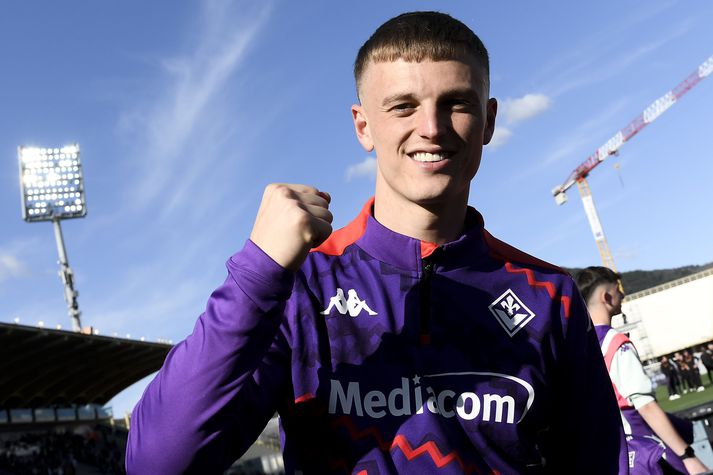 Albert Guðmundsson verður áfram í fjólubláu á næsta tímabili og hefur nú endanlega klippt á öll tengsl við Genoa.