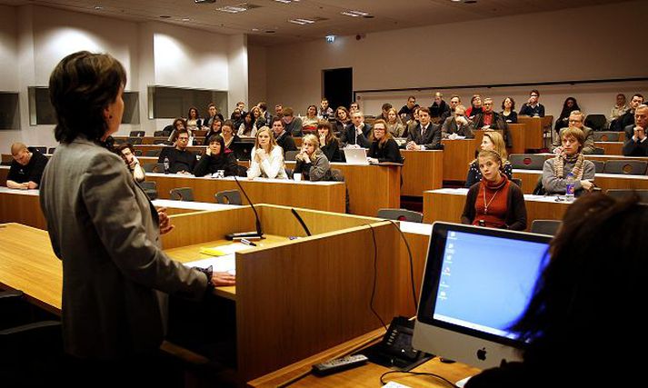 Wallis vonar að á Evrópuþinginu verði Sjálfstæðisflokkur hluti EPP, hreyfingar hægri-miðjumanna, frekar en EFD, hægrisinnaðra and-evrópusinna. Sjálf bindur hún vonir við Framsóknarflokkinn til að styrkja raðir sinnar hreyfingar, ALDE.
Fréttablaðið/gva