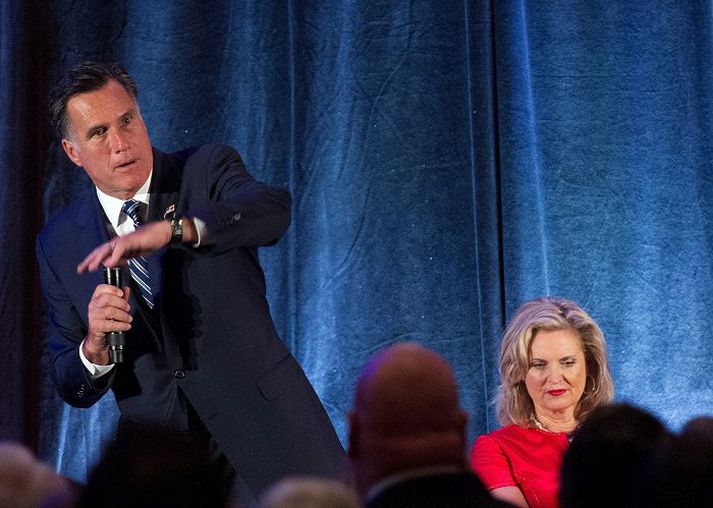 Mitt Romney ásamt Ann eiginkonu sinni á fundi með fjársterku fólki á þriðjudagskvöldið.