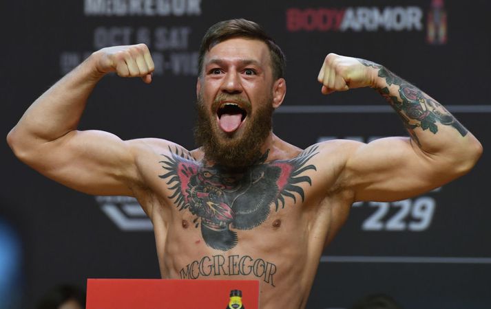 Conor McGregor er farið að leiðast þófið og ætlar að drífa sig aftur í búrið.