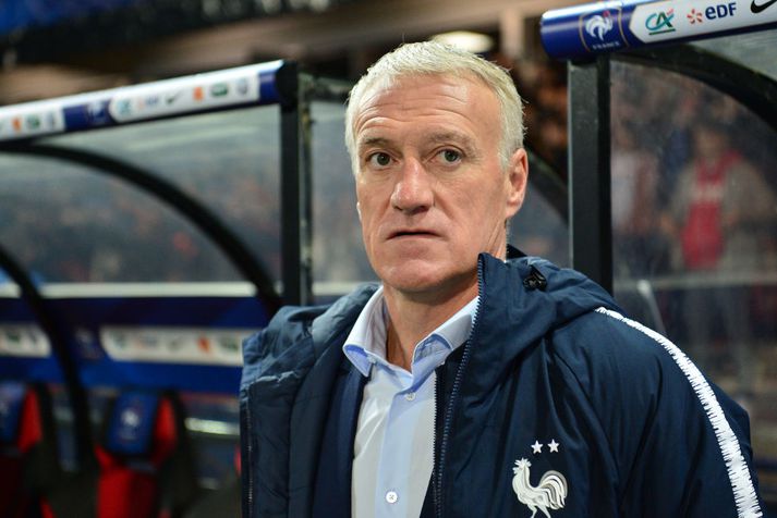 Deschamps á hliðarlínunni í kvöld.