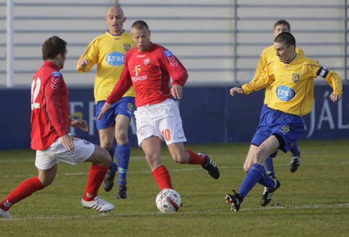 Valsmaðurinn Helgi Sigurðsson í leik á móti Grindavík.