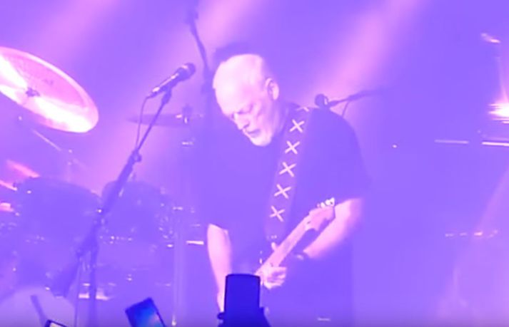 David Gilmour á tónleikunum í Royal Albert Hall á sunnudag.