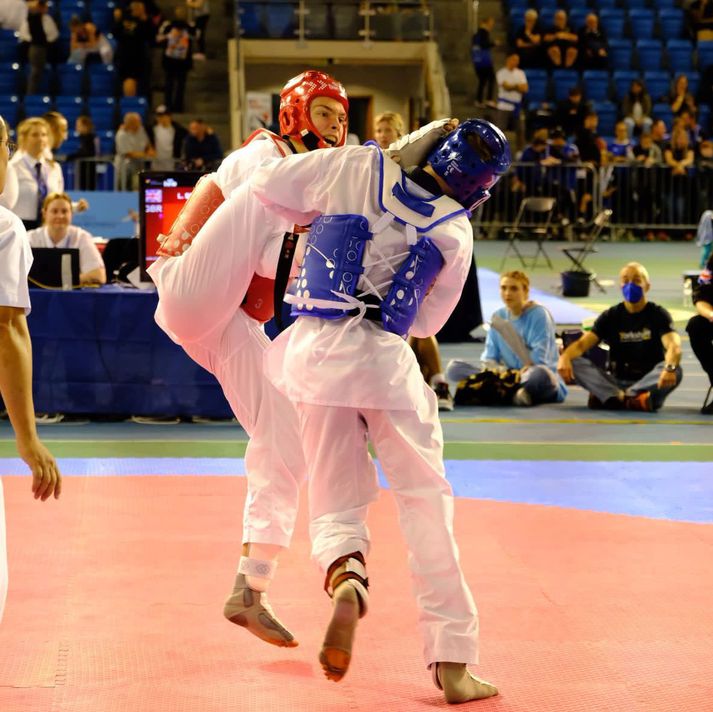 Leo Speight tryggði sér sigur á breska meistaramótinu í Taekwondo.