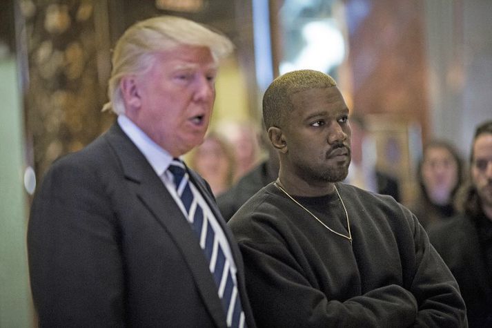 Kanye West (t.h.) hefur tekið sér stöðu með Trump forseta undanfarið. Blökkumenn í Bandaríkjunum eru hins vegar almennt mun líklegri til að kjósa demókrata en repúblikana.