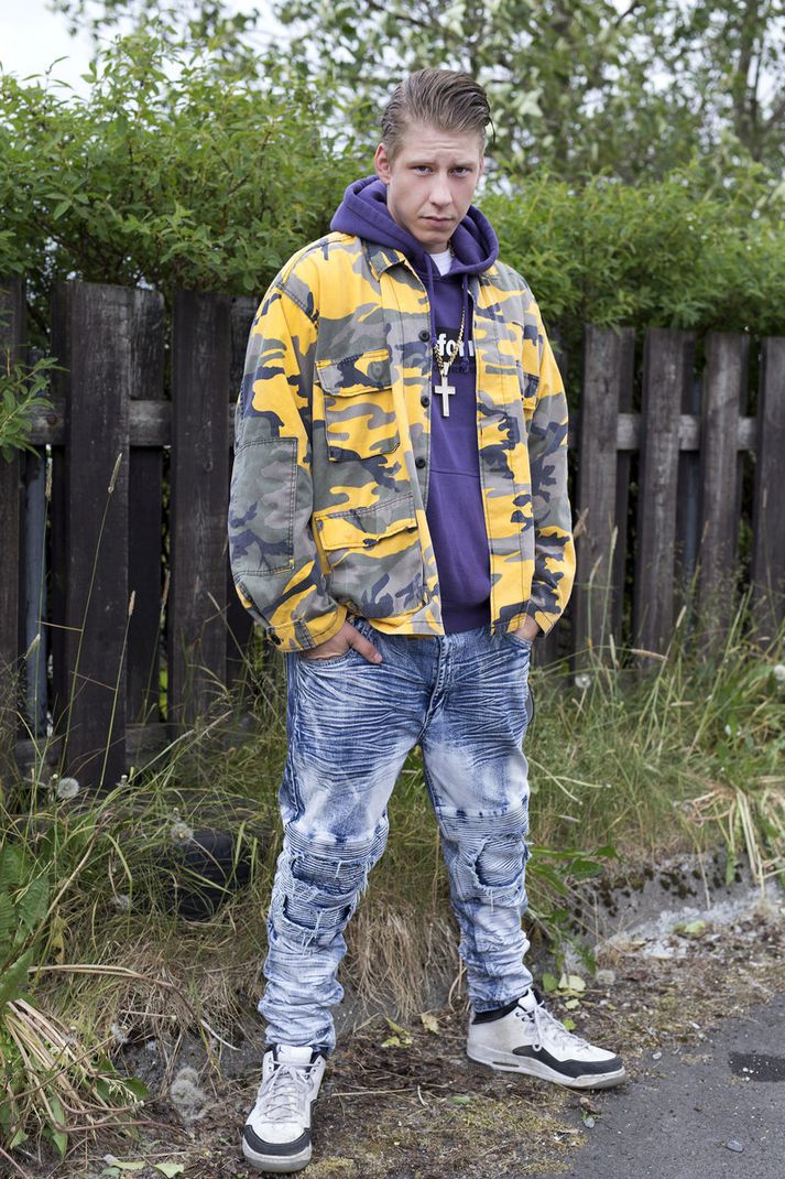 Hér klæðist Gummi flottum en ekki svo felulegum camouflage-jakka úr Spúútnik og æðisgengnum buxum frá Fashion Nova.