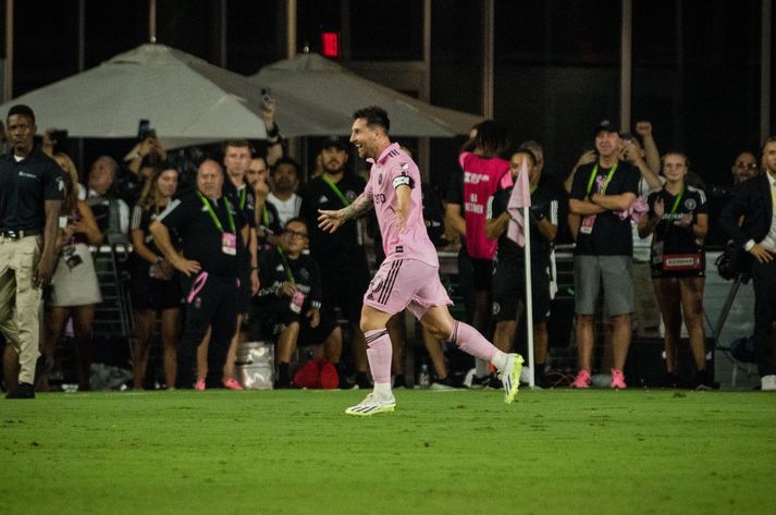 Messi fagnar sínu fyrsta marki í treyju Miami.