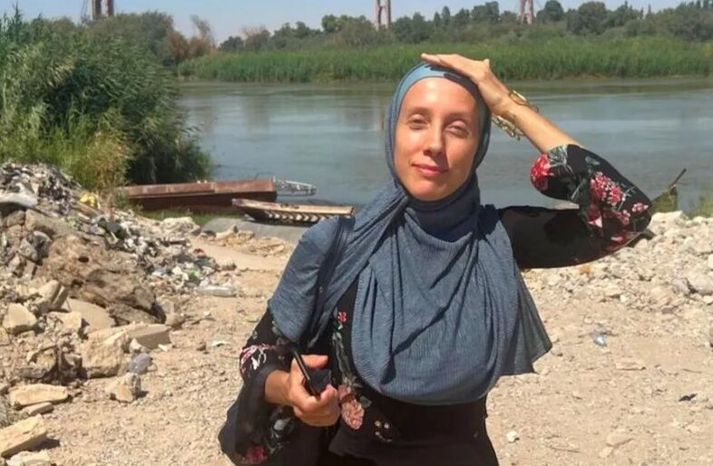 Shelly Kittleson er verðlaunaður sjálfstætt starfandi blaðamaður sem hefur undanfarin ár starfað fyrir miðla á borð við Politico og Al-Monitor við það að skrifa fréttir af átakasvæðum.