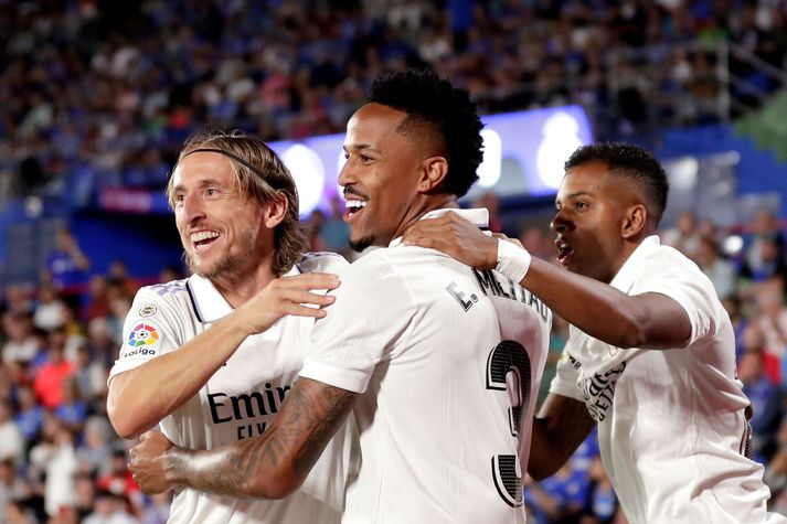 Eder Militao, Luka Modric og Rodrygo fagna marki þess fyrstnefnda. 