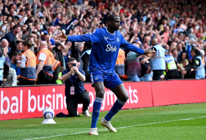 Abdoulaye Doucoure fagnar sigurmarki sínu gegn Nottingham Forest.