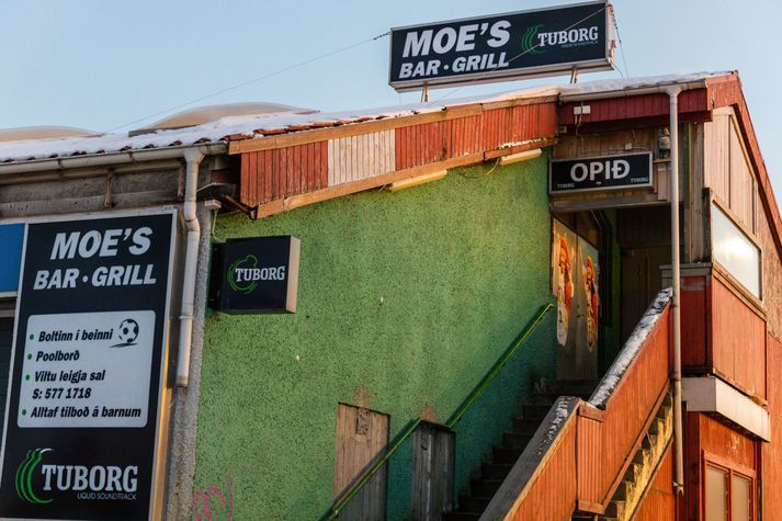 Reksturinn á Moe's Bar hefur verið til húsa í Jafnaseli 6 í fjórtán ár.