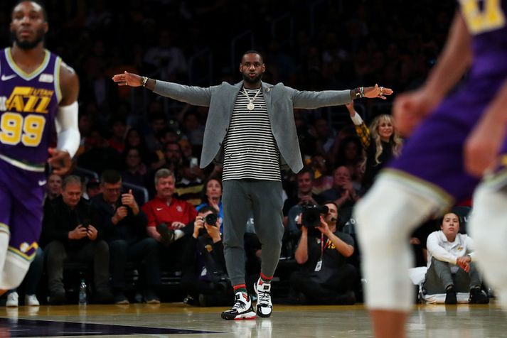 LeBron James er ekkert í Lakers-búningnum á lokaspretti deildarkeppninnar.