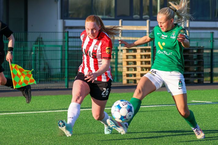 Þórdís Elva Ágústsdóttir á fleygiferð með Þrótti í leik á móti Íslandsmeisturum Blika.