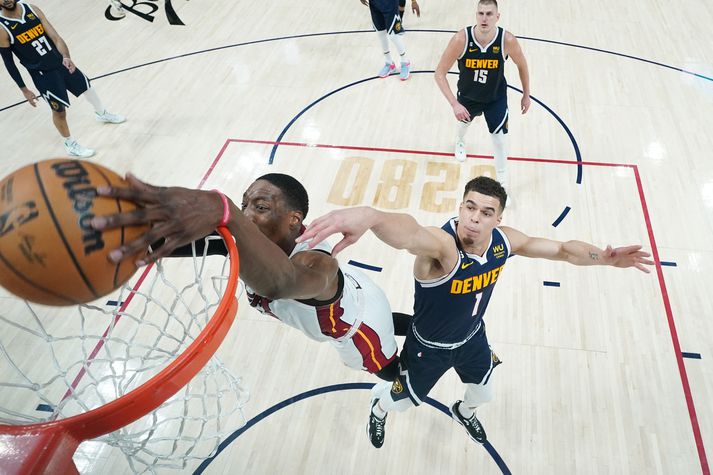 Bam Adebayo treður í öðrum úrslitaleik Miami Heat og Denver Nuggets.