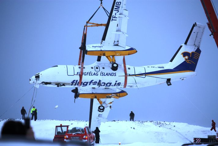Vélin var færð af flugbrautinni í gær.