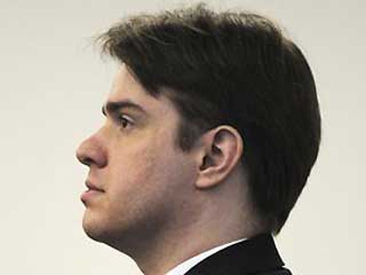 Neil Entwistle er ákærður fyrir hroðalegan glæp. Sagður hafa lifað tvöföldu lífi og skoðað klám á internetinu.