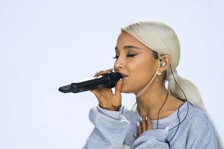 Ariana Grande hefur verið gift í tvö ár, en hún er sögð eiga í góðu sambandi við eiginmanninn þrátt fyrir yfirvofandi skilnað.