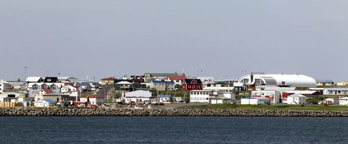 Ferðamennirnir veltu bílum sínum skammt frá Þórshöfn á Langanesi.