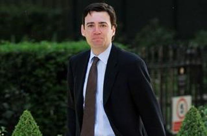 Andy Burnham heilbrigðisráðherra á von á gagnrýni. Mynd/ AFP.