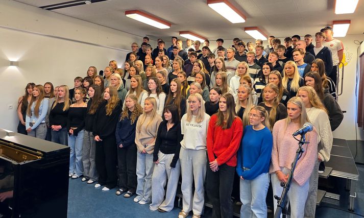 119 nemendur skólans eru í kórnum eða um 80% nemenda. 