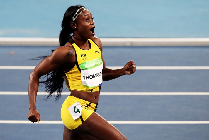 Elaine Thompson fagnar sigri í 100 metra hlaupi á ÓL í Rio de Janeiro 2016.