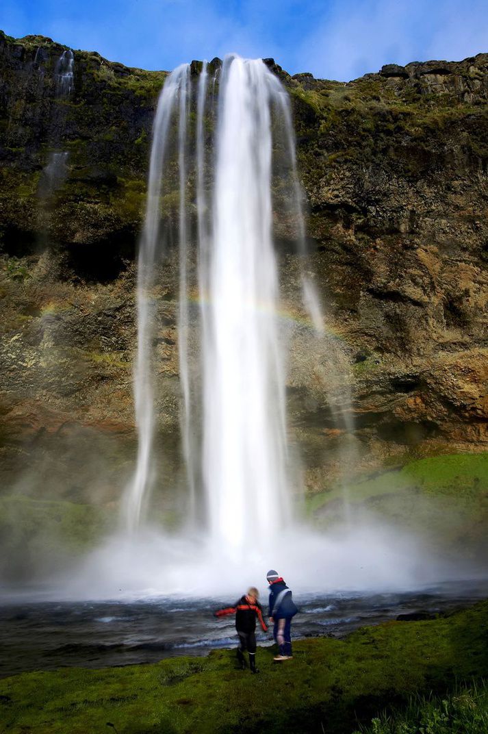 Seljalandsfoss á Suðurlandi er vinsæll viðkomustaður.