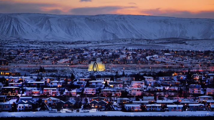 Maðurinn verður að líkindum kærður fyrir stórfellda líkamsárás af því hann sló Gunnlaug með steini.