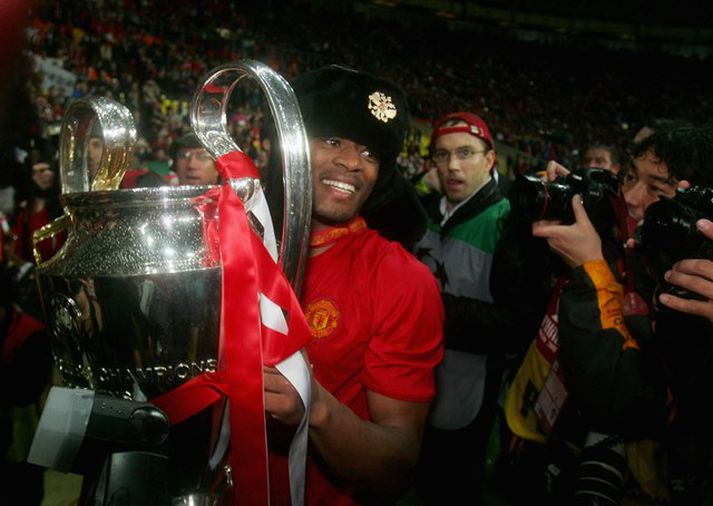 Evra var í miklum metum hjá stuðningsmönnum United.