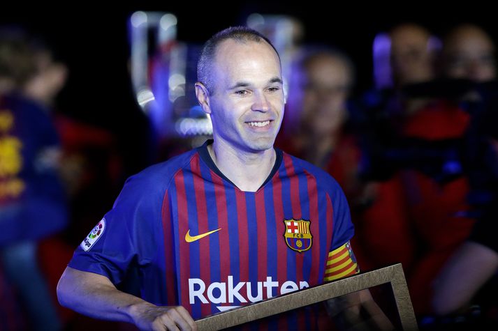 Iniesta er búinn að kveðja Barcelona og er á leið til Japan.