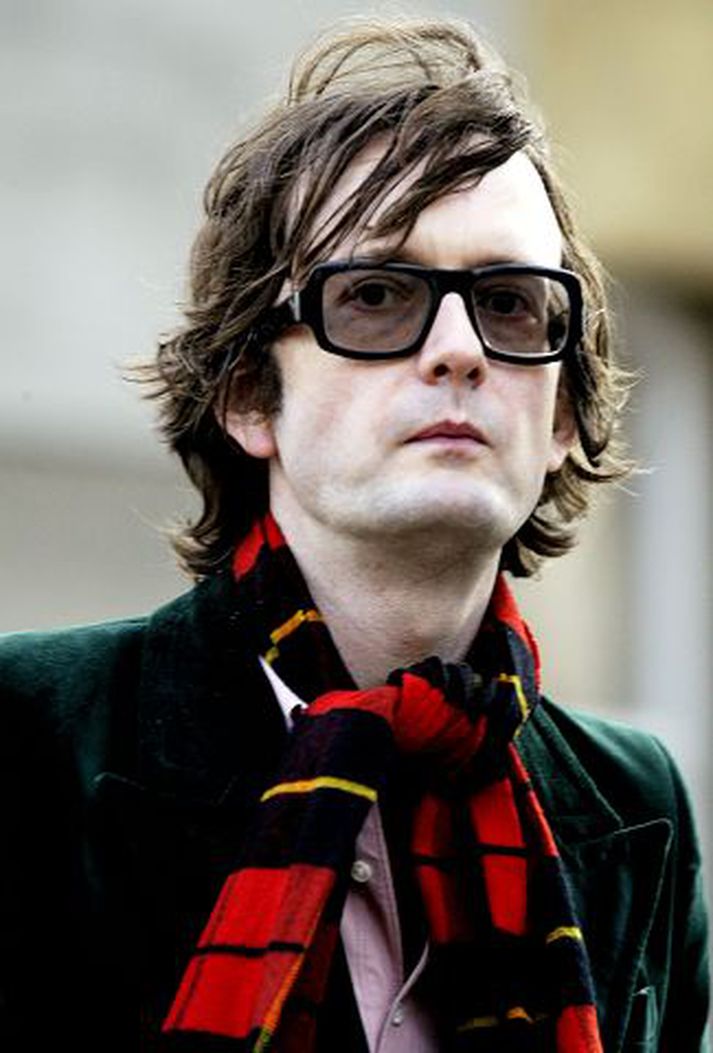 Tónlistarmaðurinn Jarvis Cocker les upp úr Búkollu á erlendri netsíðu.