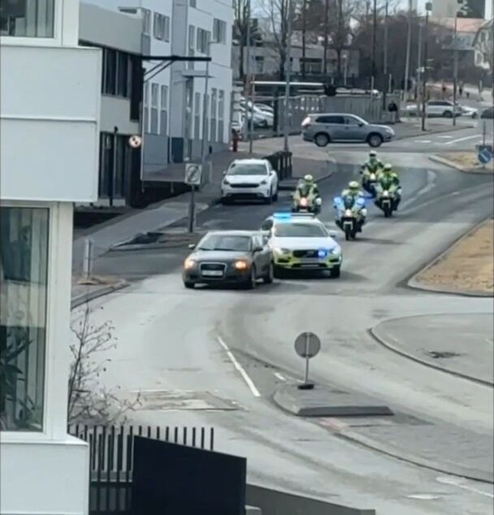 Myndbandið hefur vakið mikla athygli. 