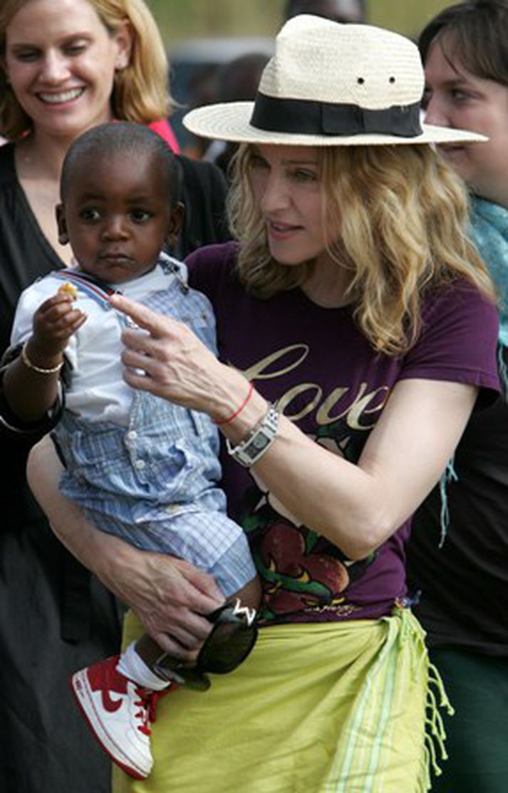 Madonna fékk bráðabirgðaforræði yfir David Banda í október 2006