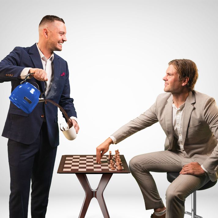 Einvígið er í boði Chess After Dark og hefst á fimmtudagskvöld kl. 20:00. 