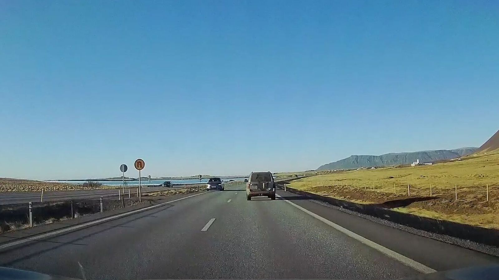 Skipti um ak­rein í tæka tíð þegar bíll ók á móti um­ferð