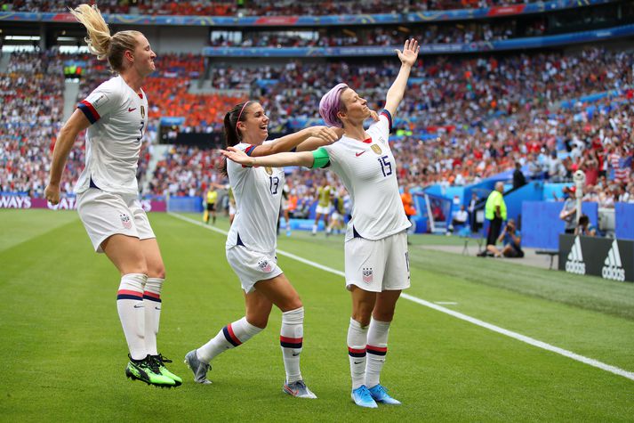 Megan Rapinoe fagnar marki sínu á heimsmeistaramótinu í Frakklandi sumarið 2019.