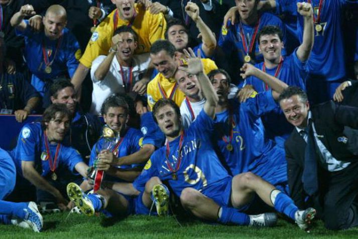 Ítalía varð Evrópumeistari árið 2004 eftir að hafa tapað fyrir Hvítu-Rússum í fyrsta leik. Mynd. / Getty Images