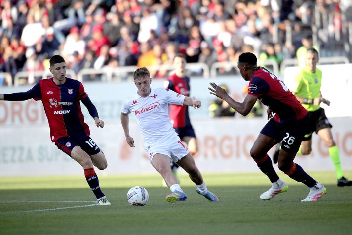 Albert Guðmundsson á ferðinni í leiknum á Sardegna Arena í dag.