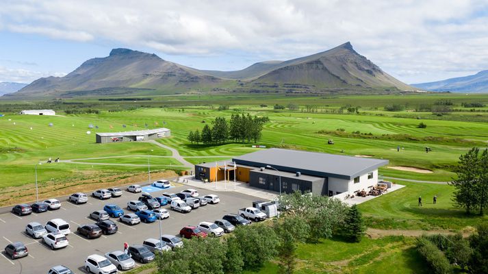 Golfklúbburinn Leynir á Akranesi hefur lokað fyrir skráningar annarra en félagsmeðlima klúbbsins.