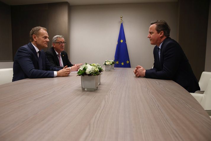 Donald Tusk, Jean-Claude Juncker og David Cameron í Brussel í gær.