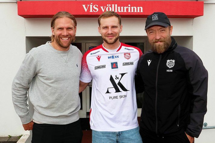 Aron Kristófer er snúinn heim í Þorpið.