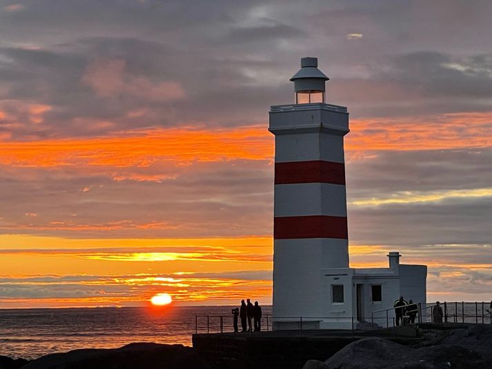 Bátur mannsins er úti við Garðskagavita.