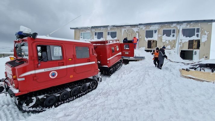 Enn er hætta á snjóflóðum fyrir austan og varúðarráðstafanir enn í gildi.