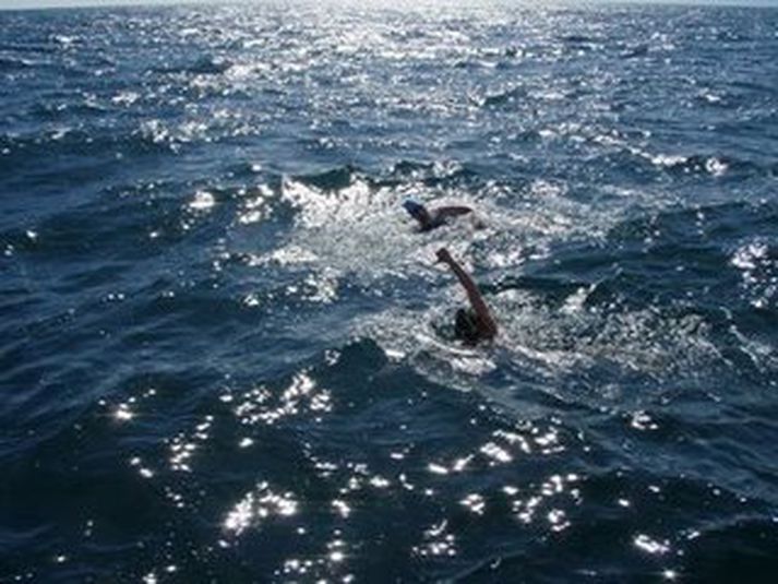 Benedikt er kominn 17 kílómetra áleiðis. Mynd/ Ermarsund.com