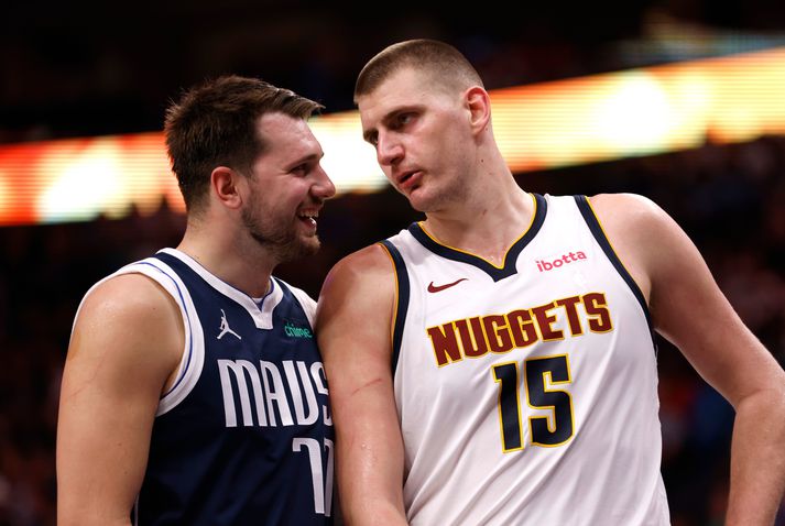Luka Doncic hjá Dallas Mavericks og Nikola Jokic hjá Denver Nuggets fengu báðir frábæra kosningu í úrvalslið eitt á þessu NBA tímabili.