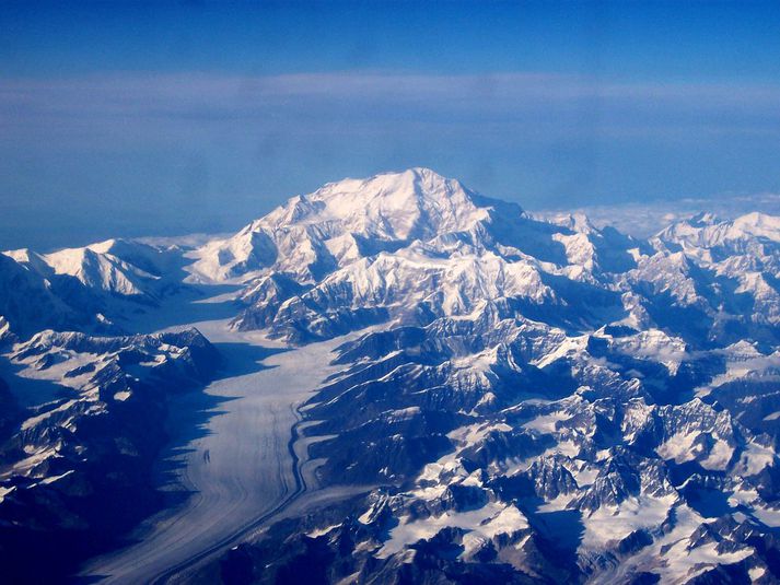 Fjallið heitir nú sína gamla nafni Denali.